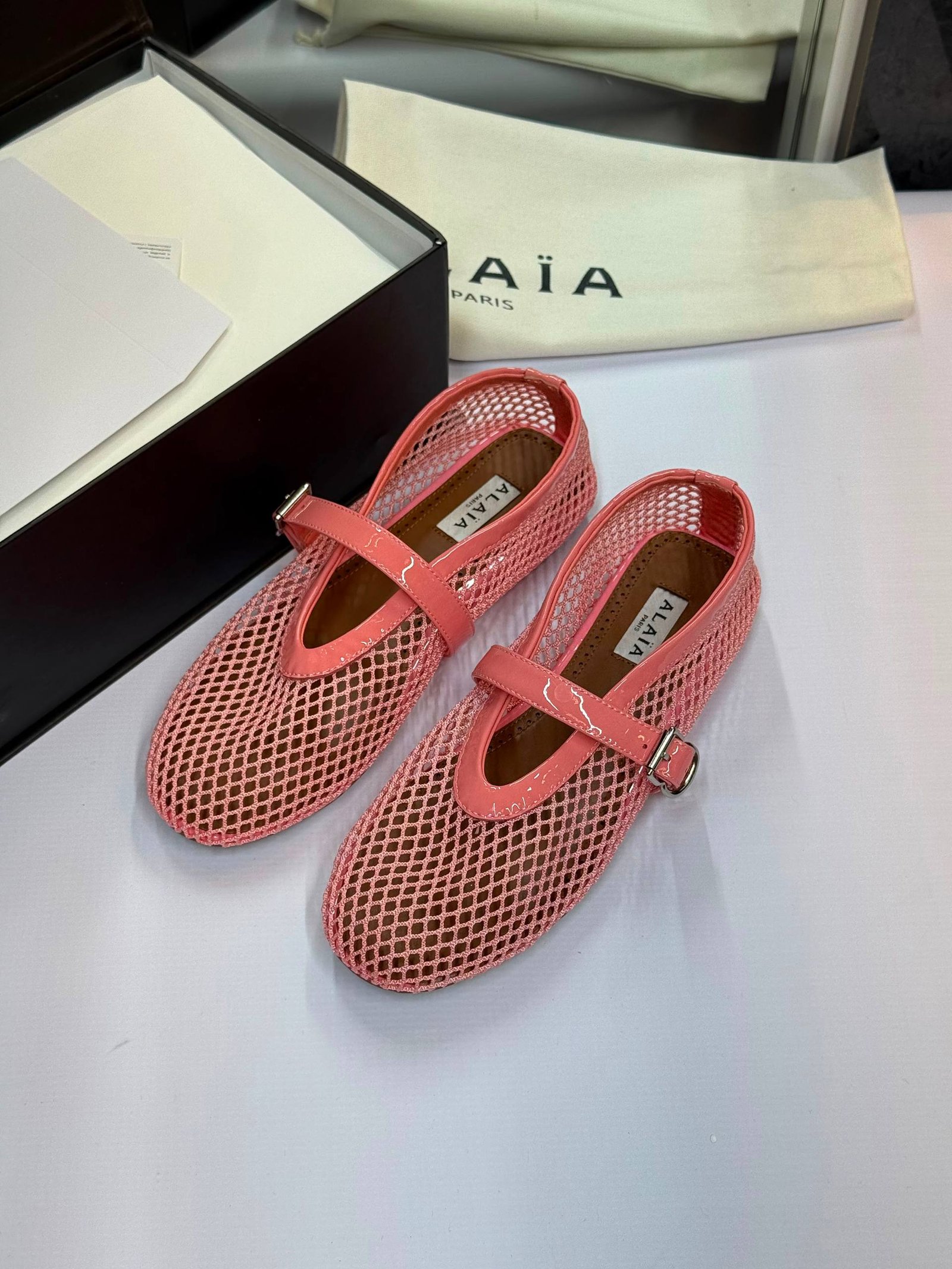slippers