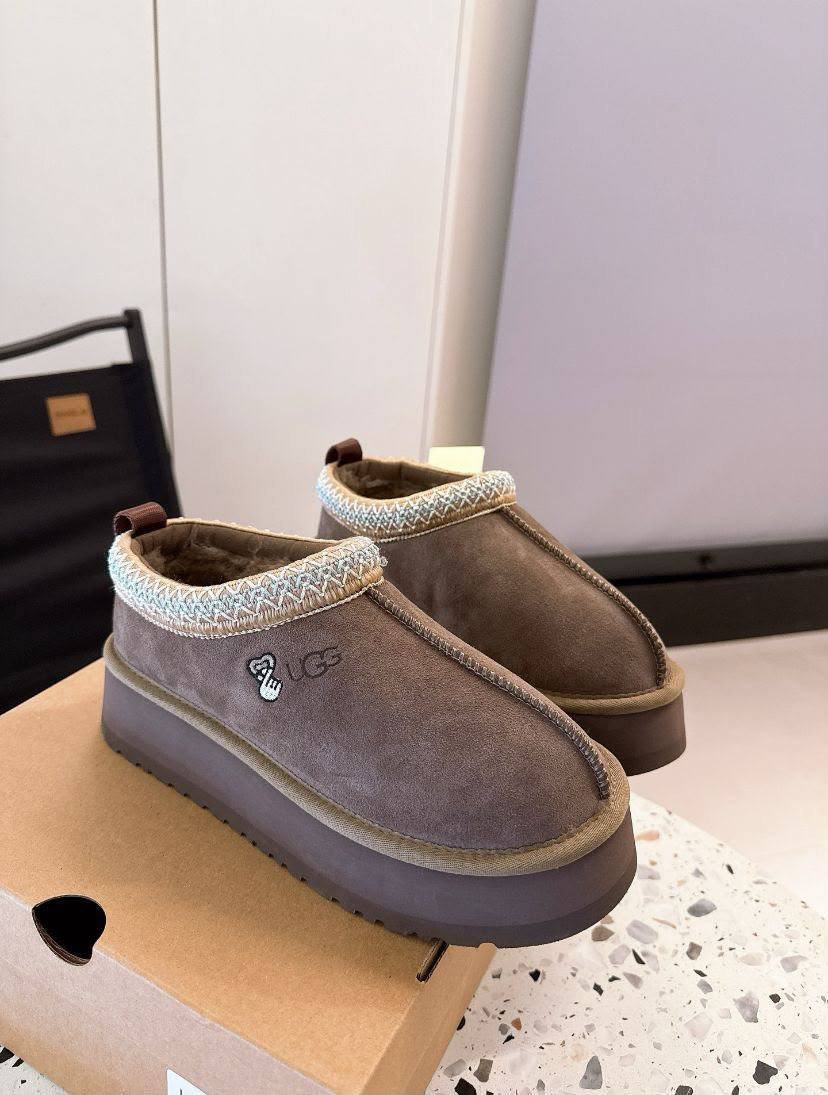 slippers