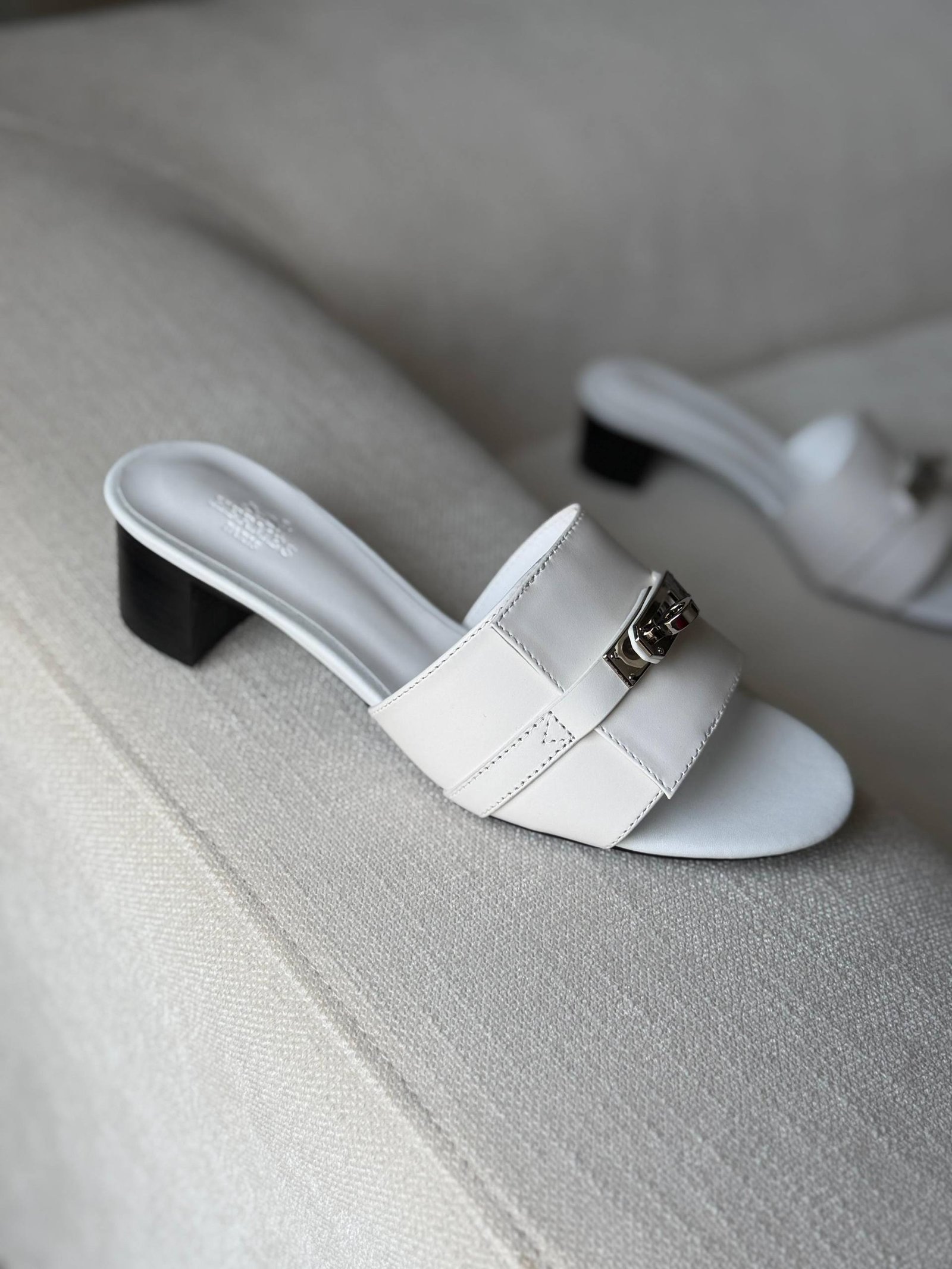 High-heeled shoes