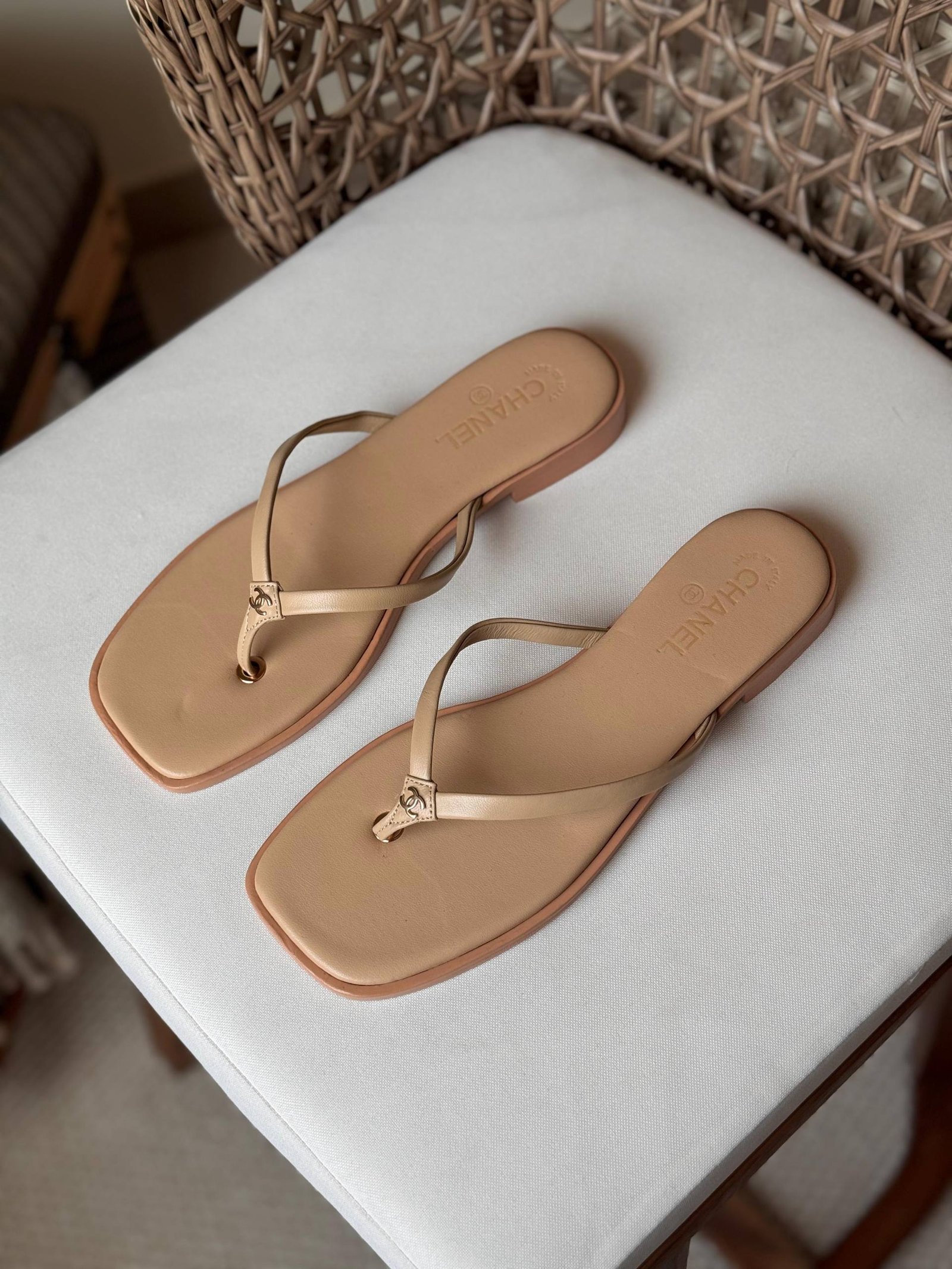 slippers