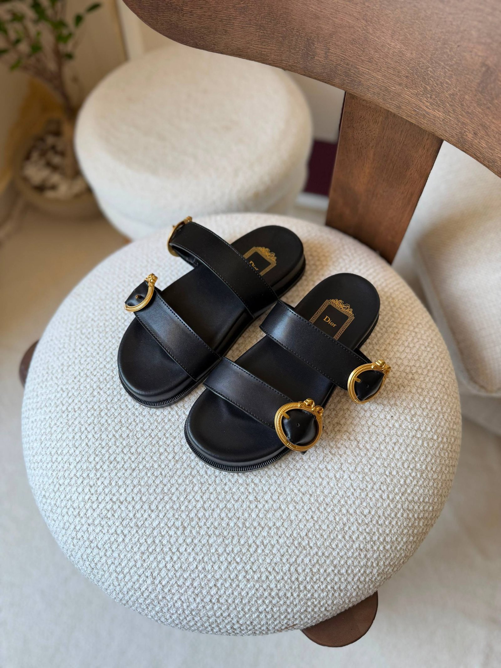 slippers