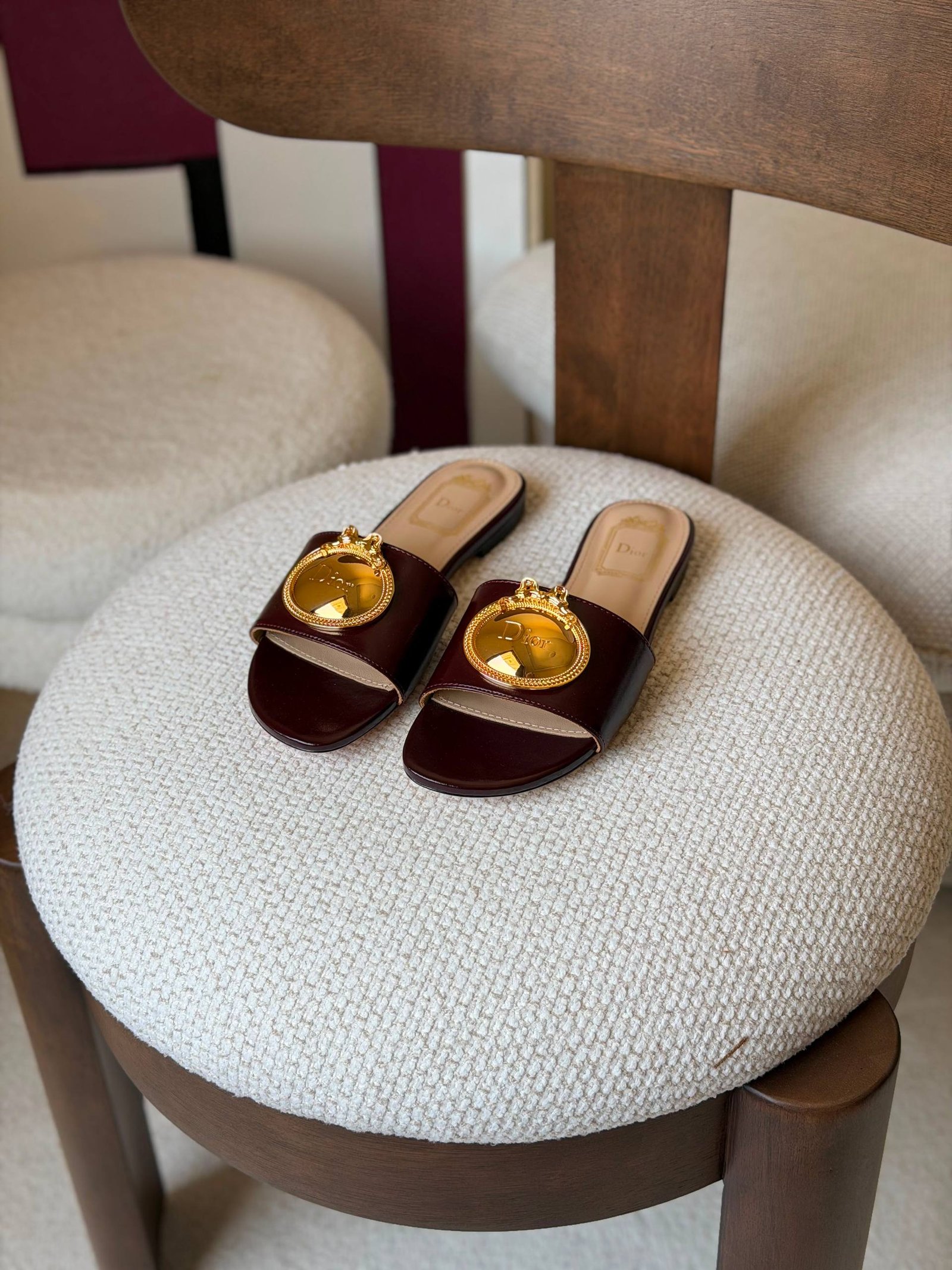 slippers