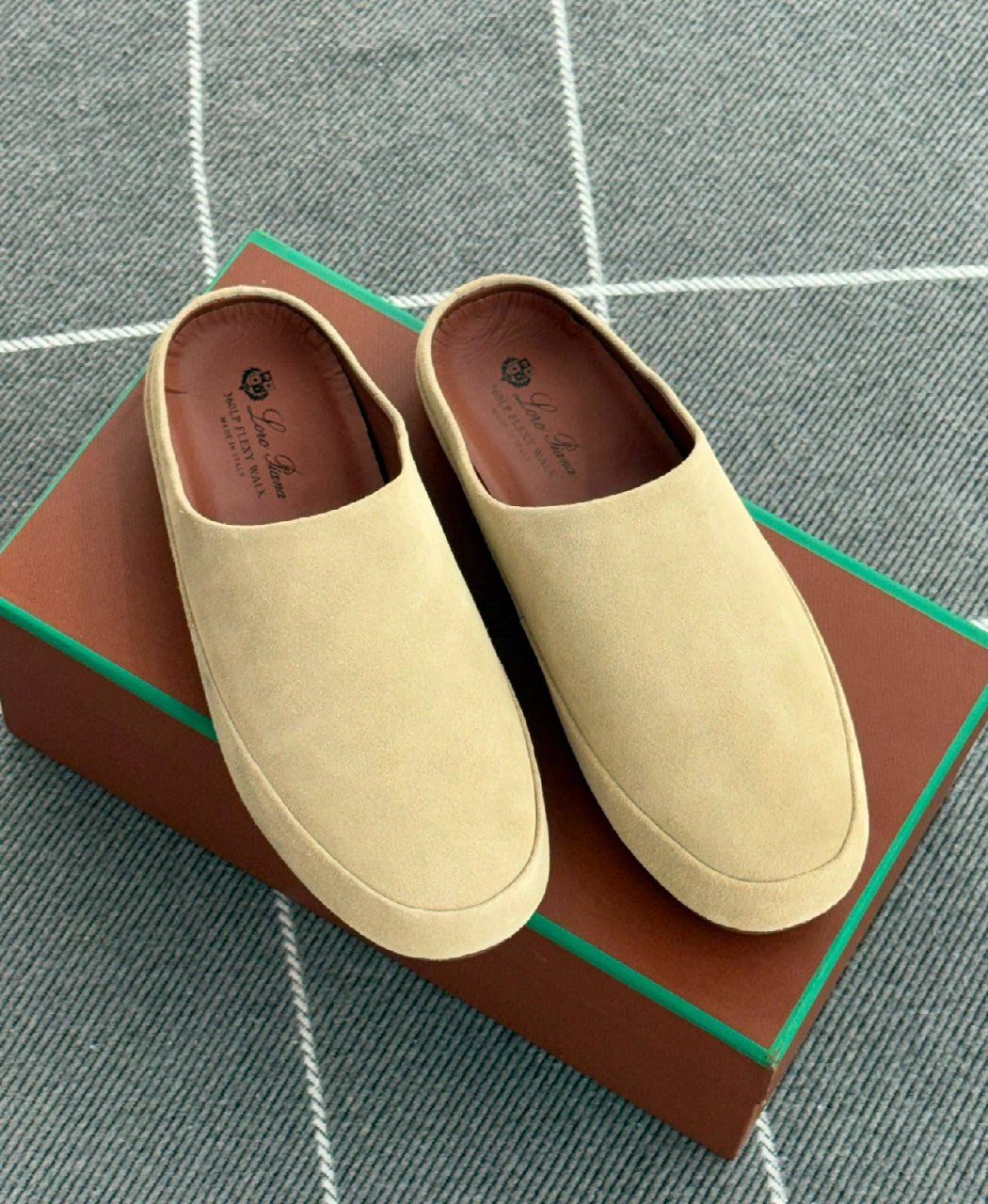 slippers