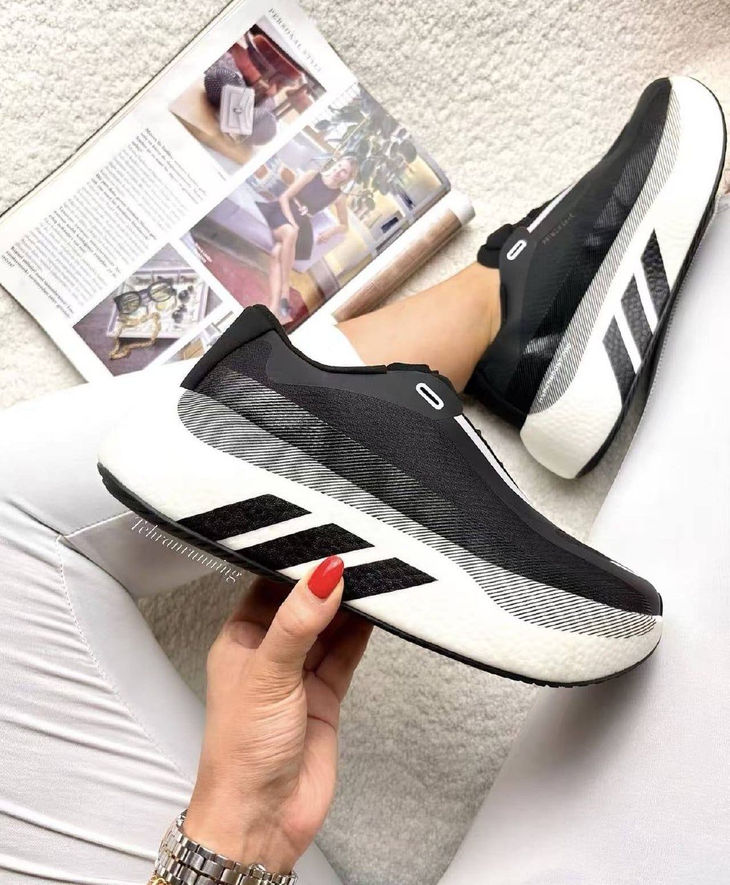 Sports shoes