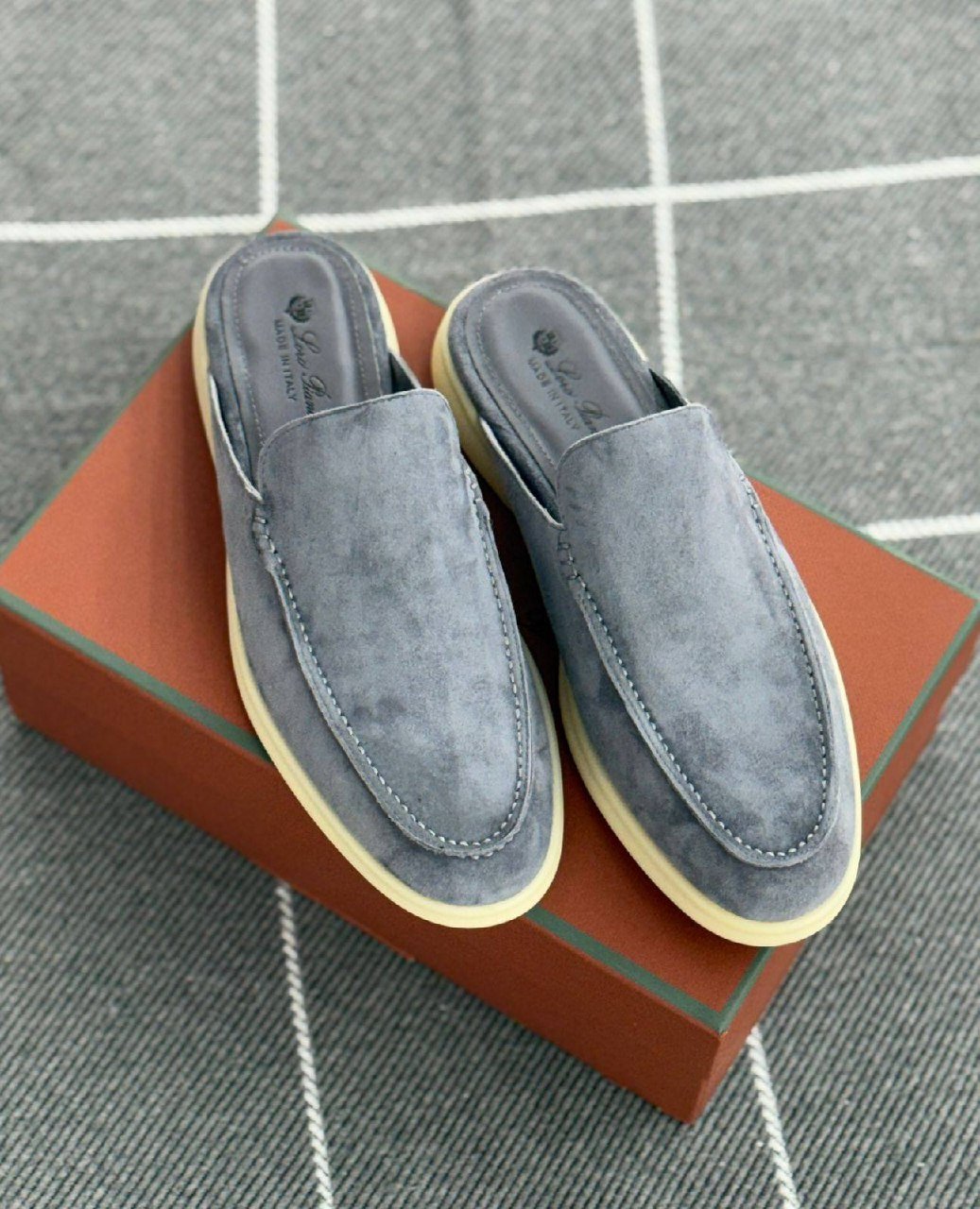 slippers
