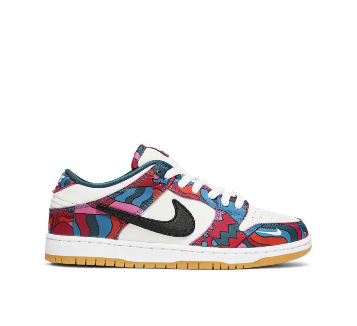 Sports shoes