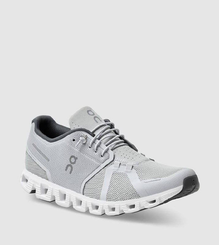 Sports shoes