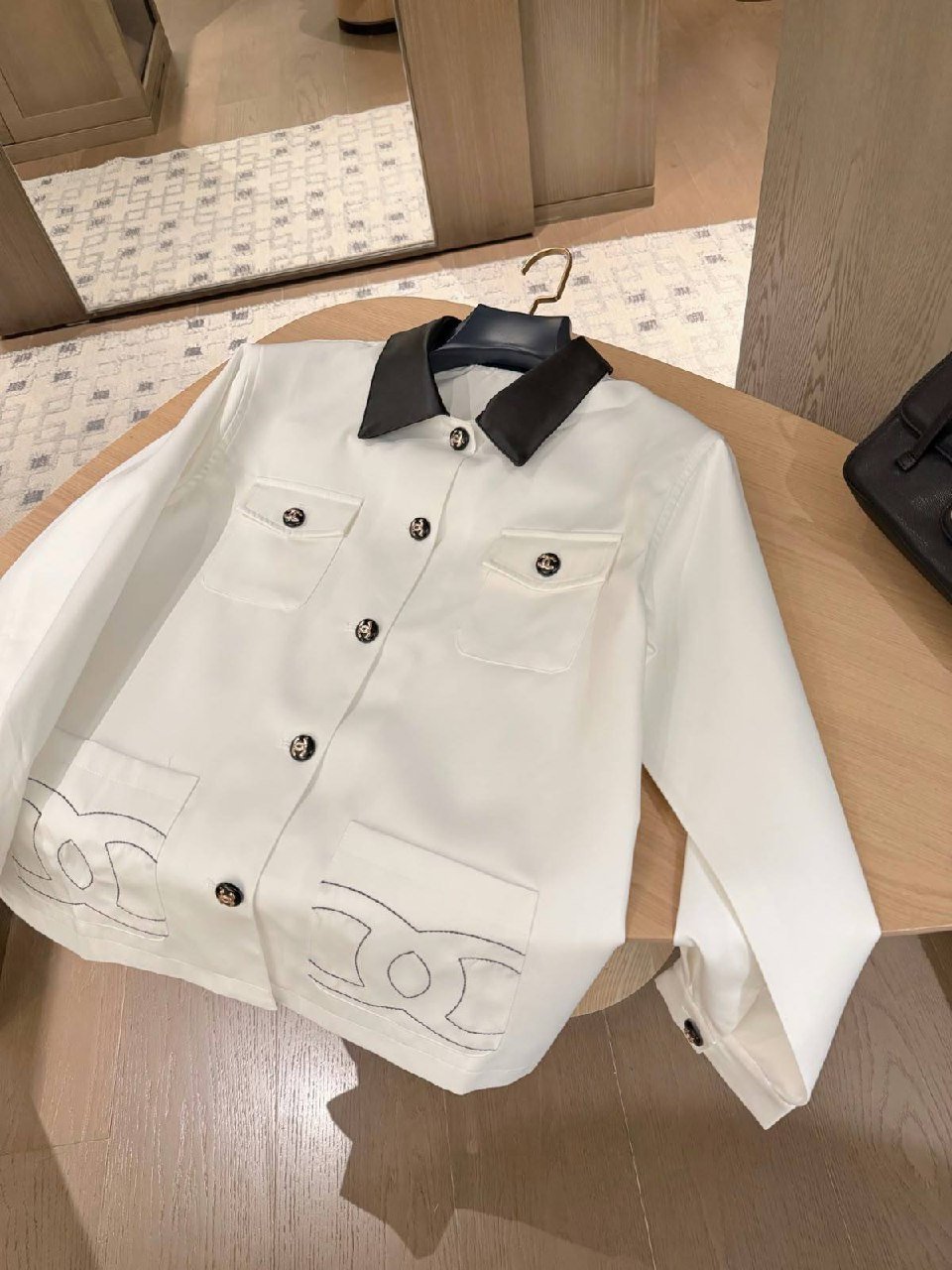 Women's shirt