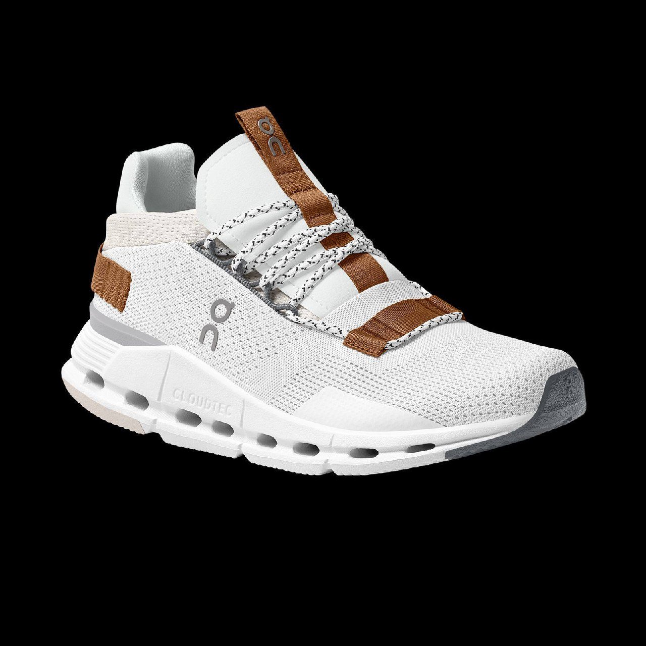 Sports shoes